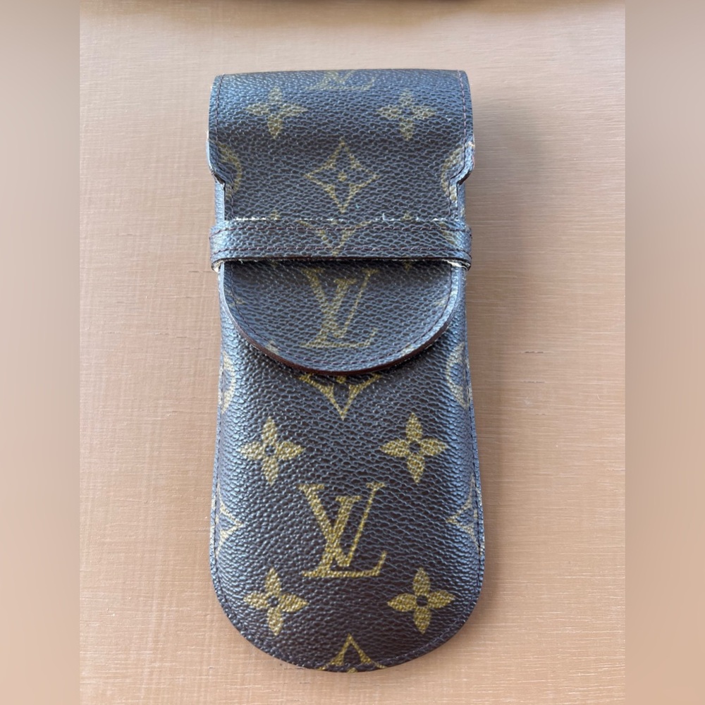 SOLD❌ Authentic Louis Vuitton Sunglasses Case
